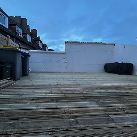 Maison De à 30 M De La