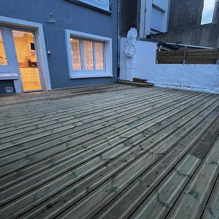 Maison De à 30 M De La