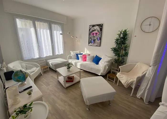 Maison De A 30 M De La