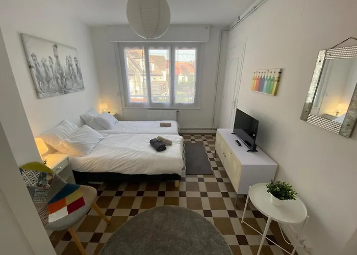 Hébergement de vacances Maison De à 30 M De La *