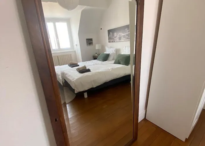 Hébergement de vacances Maison De à 30 M De La *