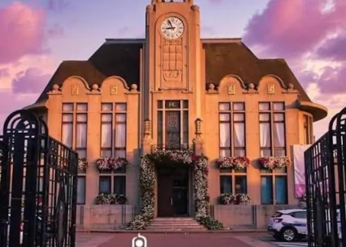 Maison De à 30 M De La