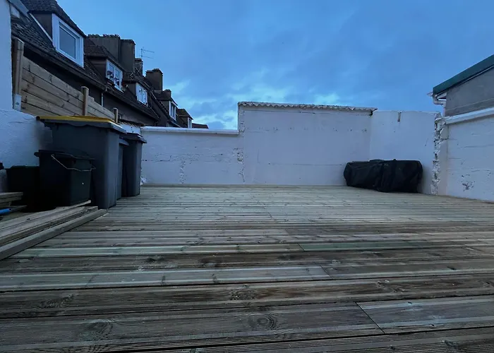 Maison De à 30 M De La